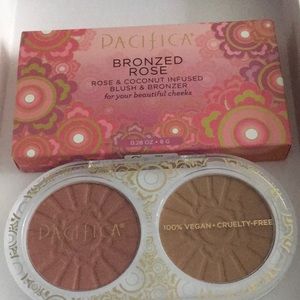 Pacifica blush and bronzer duo
